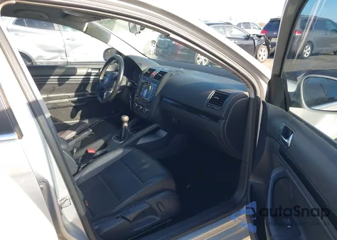 2010 Volkswagen Jetta Limited Edition/Se/Sel from USA, damaged, VIN 3VWRZ7AJ9AM064272